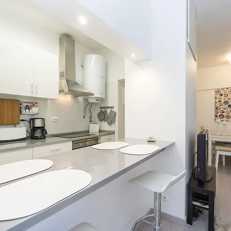 Lägenhet Lovely & Modern In The Center *