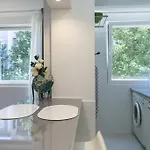 Apartment Lovely & Modern In The Center