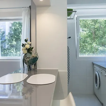 아파트 Lovely & Modern In The Center