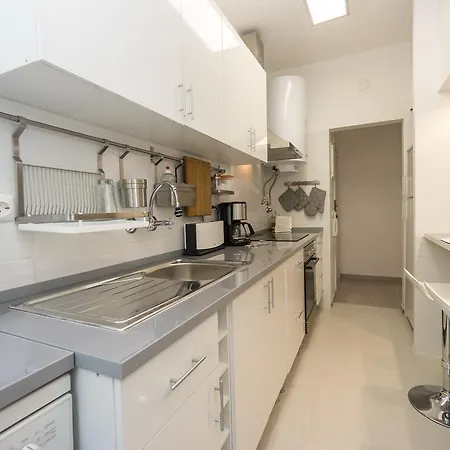 Lovely & Modern In The Center Daire